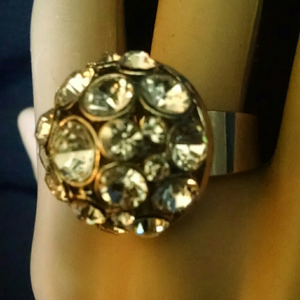 Beautiful Custer Rhinestone Ring - image 3